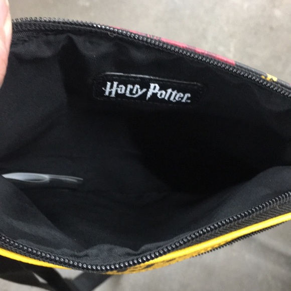 Gryffindor crossbody Loungefly burgundy black - Picture 5 of 9